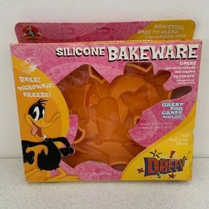 Looney Tunes Retro Nostalgia Daffy Duck Silicone Bakeware